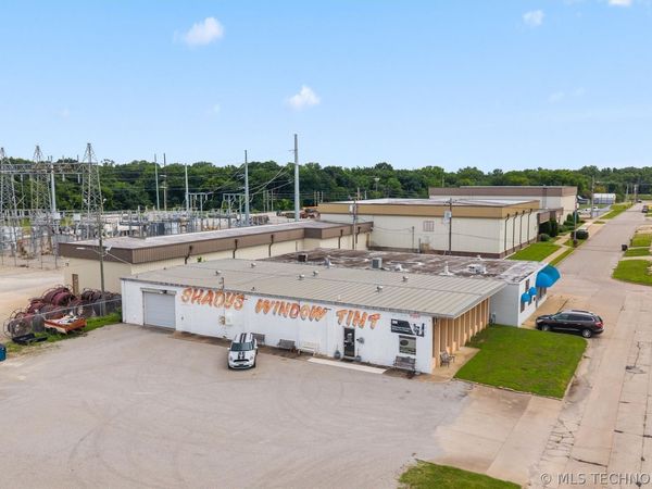 218 S Comanche Avenue , Bartlesville, OK 74003