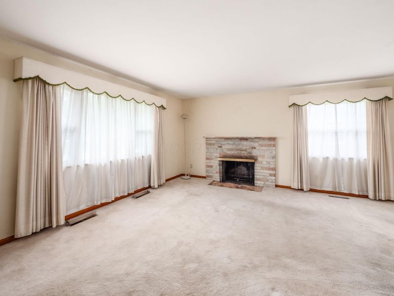 380 Topsfield Road, Columbus, OH 43228 Photo 12