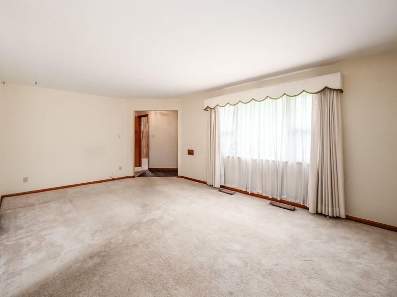 380 Topsfield Road, Columbus, OH 43228 Photo 14