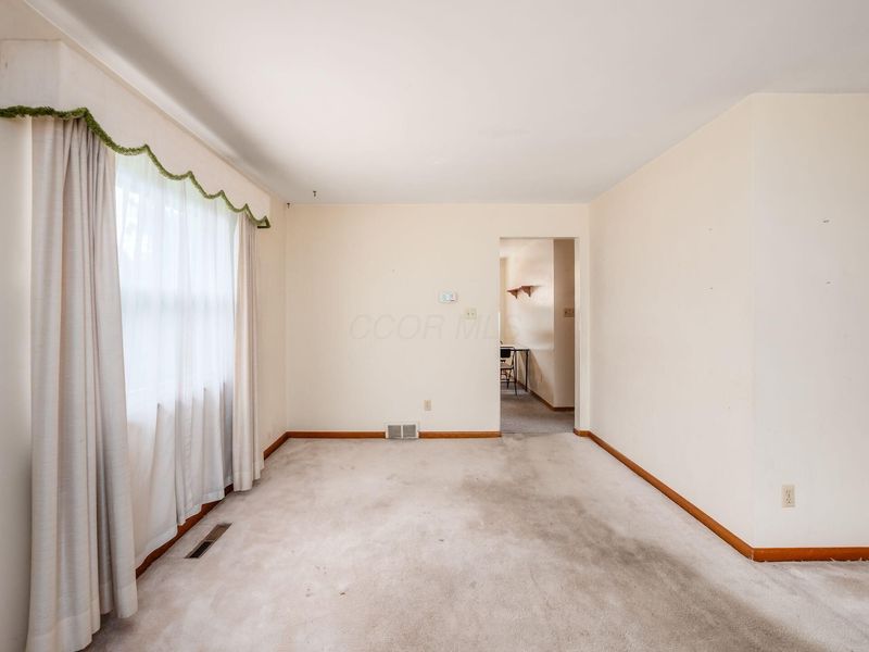 380 Topsfield Road, Columbus, OH 43228 Photo 15