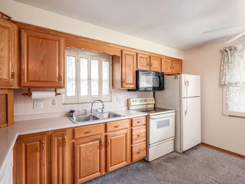 380 Topsfield Road, Columbus, OH 43228 Photo 18