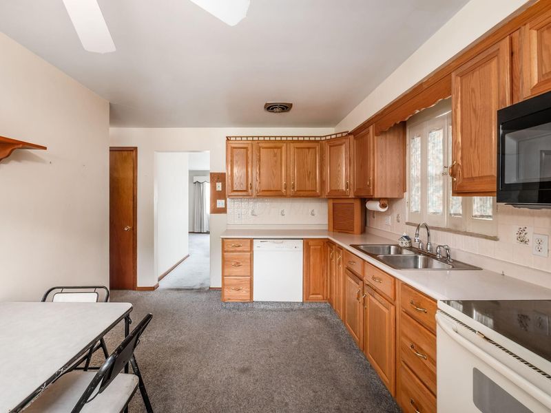 380 Topsfield Road, Columbus, OH 43228 Photo 21