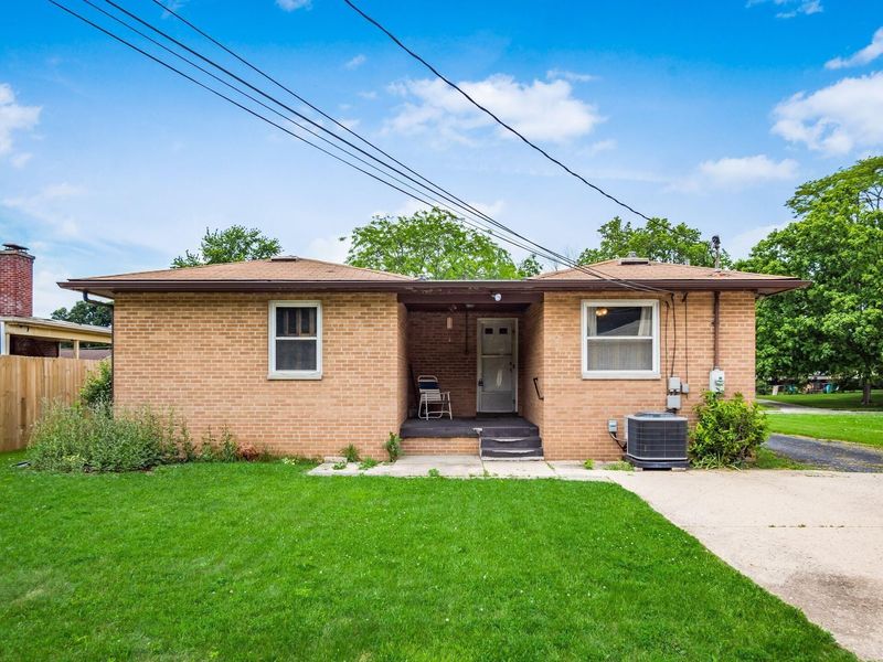 380 Topsfield Road, Columbus, OH 43228 Photo 4