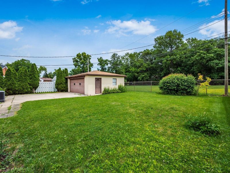 380 Topsfield Road, Columbus, OH 43228 Photo 7