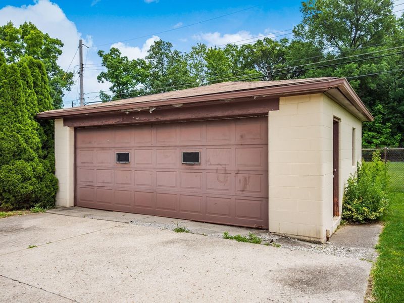 380 Topsfield Road, Columbus, OH 43228 Photo 8