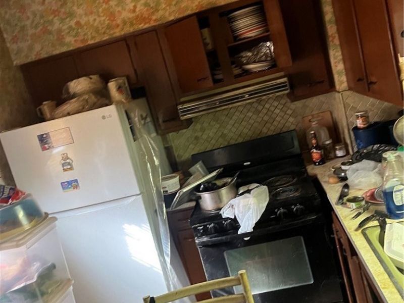 628 E 131st Street, Cleveland, OH 44108 Photo 6