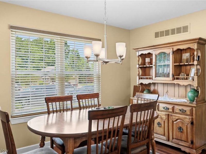 1584 Silver Oak Circle, Twinsburg, OH 44087 Photo 11