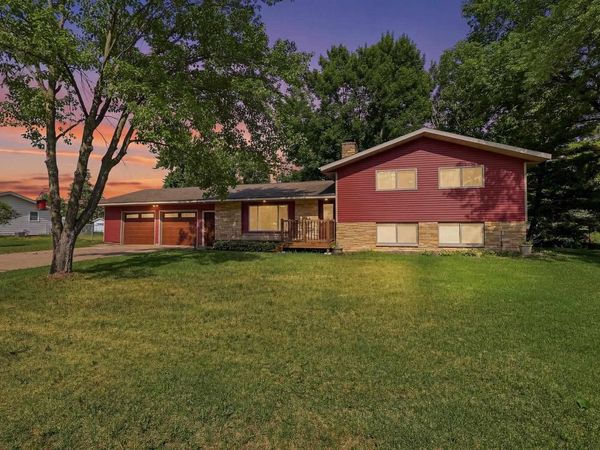 1917 COUNTRY CLUB DRIVE, Stevens Point, WI 54481