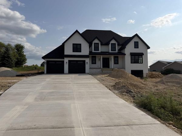 7184 Pfeil Bend Road, Sun Prairie, WI 53590