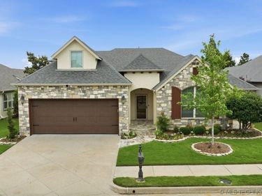 8409 S Olympia Avenue , Tulsa, OK 74132