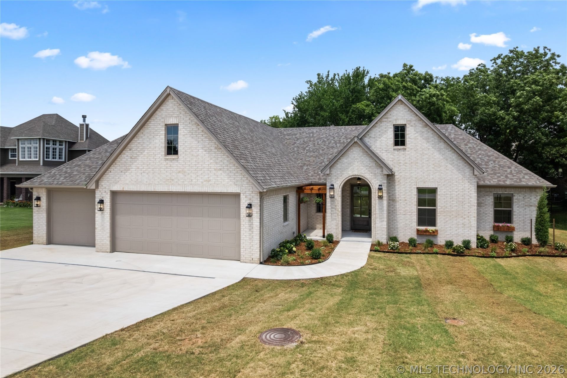 606 S Tallchief Avenue , Skiatook, OK 74070 Main Photo