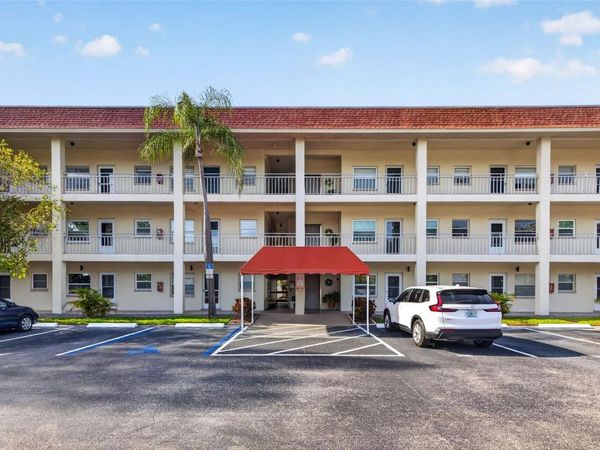 4000 3RD STREET N, Unit 304, ST PETERSBURG, FL 33703