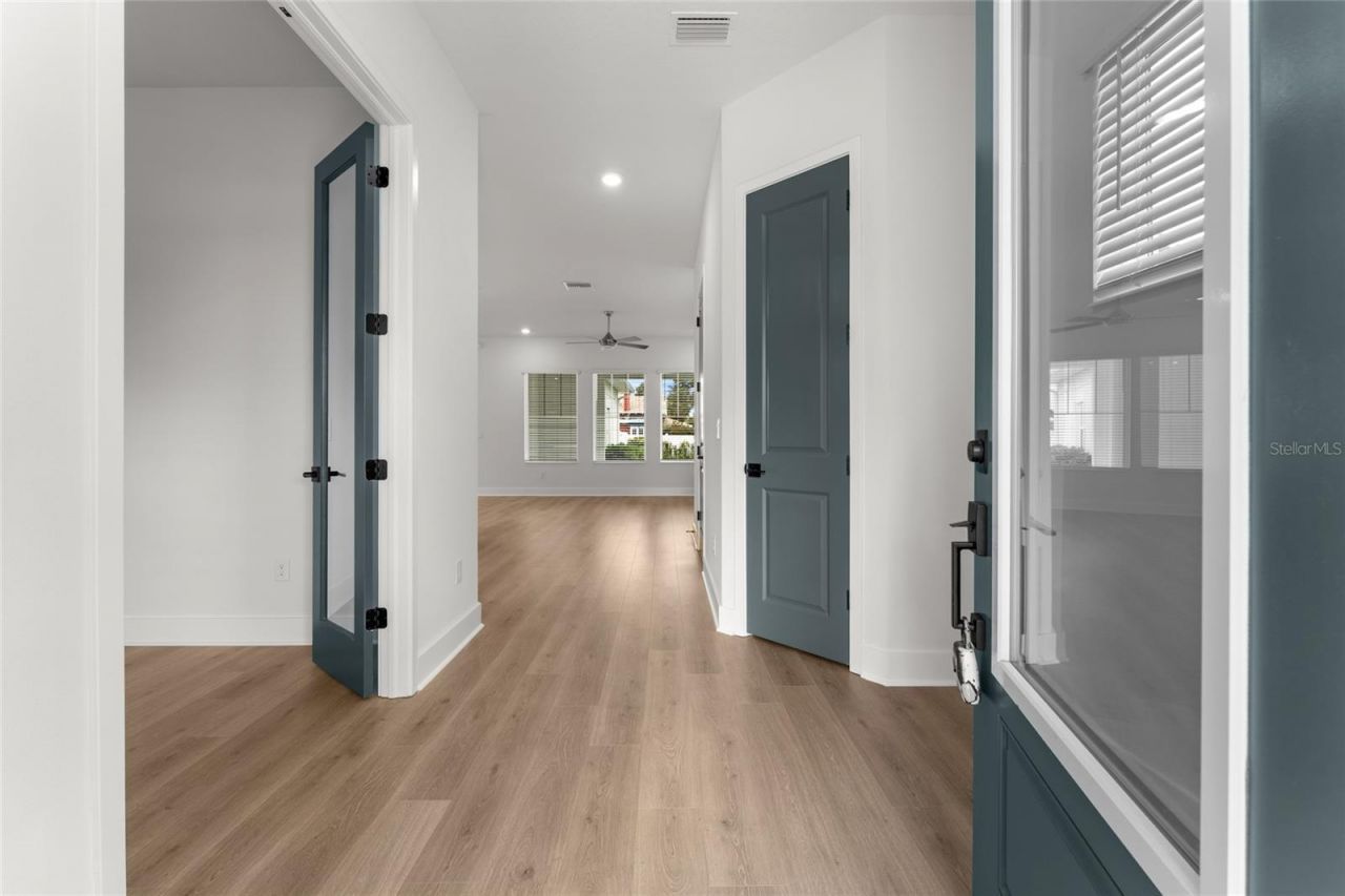 7428 Burlington Avenue N, Saint Petersburg, FL 33710 Photo
