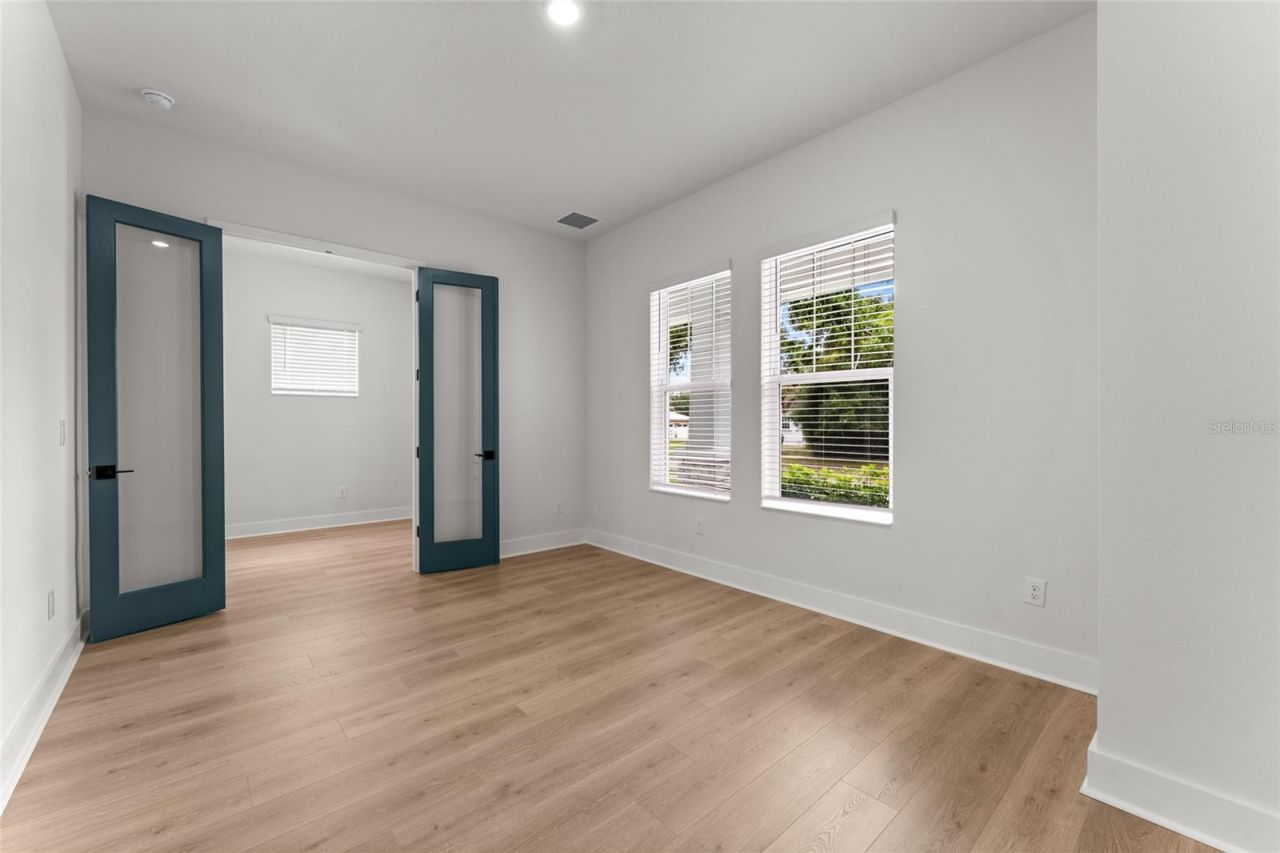7428 Burlington Avenue N, Saint Petersburg, FL 33710 Photo