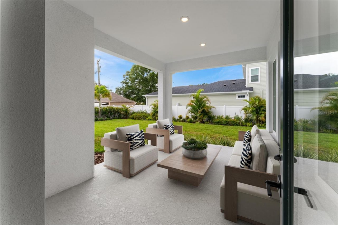 7428 Burlington Avenue N, Saint Petersburg, FL 33710 Photo