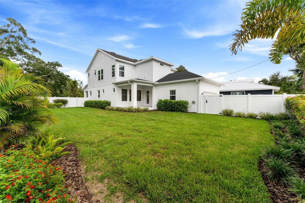 7428 Burlington Avenue N, Saint Petersburg, FL 33710 Photo