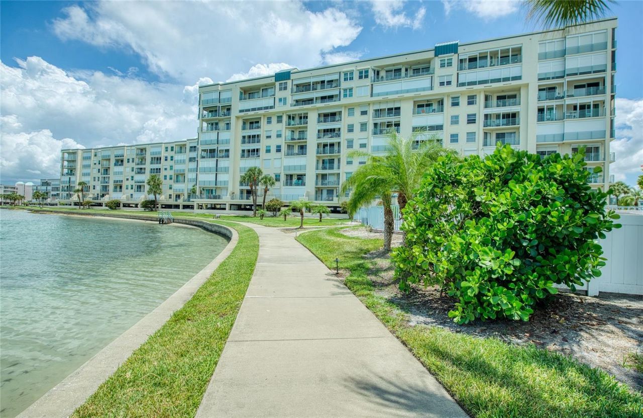 7974 Sailboat Key Boulevard S, Unit 301, South Pasadena, FL 33707 Photo