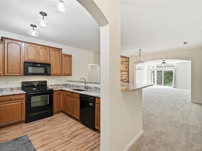 7462 Bridge Point Drive, Green Township, OH 45248 Photo 10