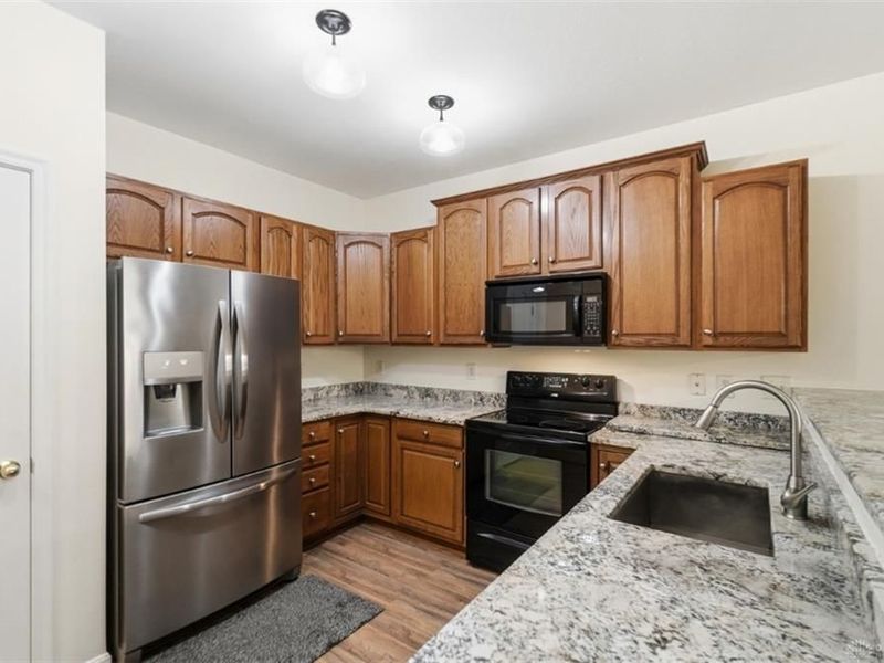 7462 Bridge Point Drive, Green Township, OH 45248 Photo 12