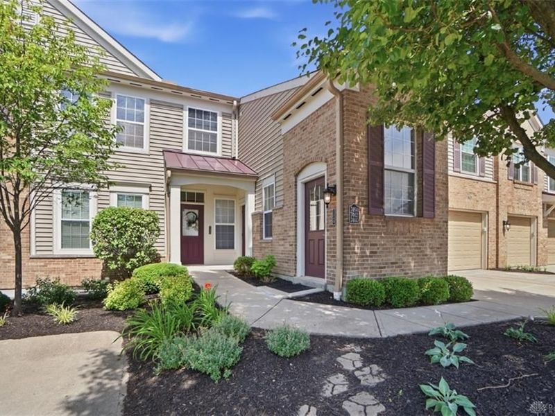 7462 Bridge Point Drive, Green Township, OH 45248 Photo 2