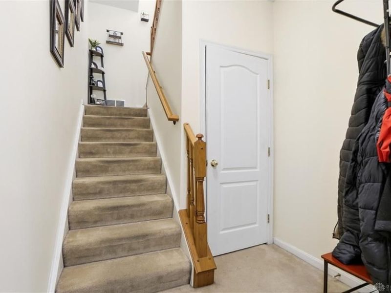 7462 Bridge Point Drive, Green Township, OH 45248 Photo 6