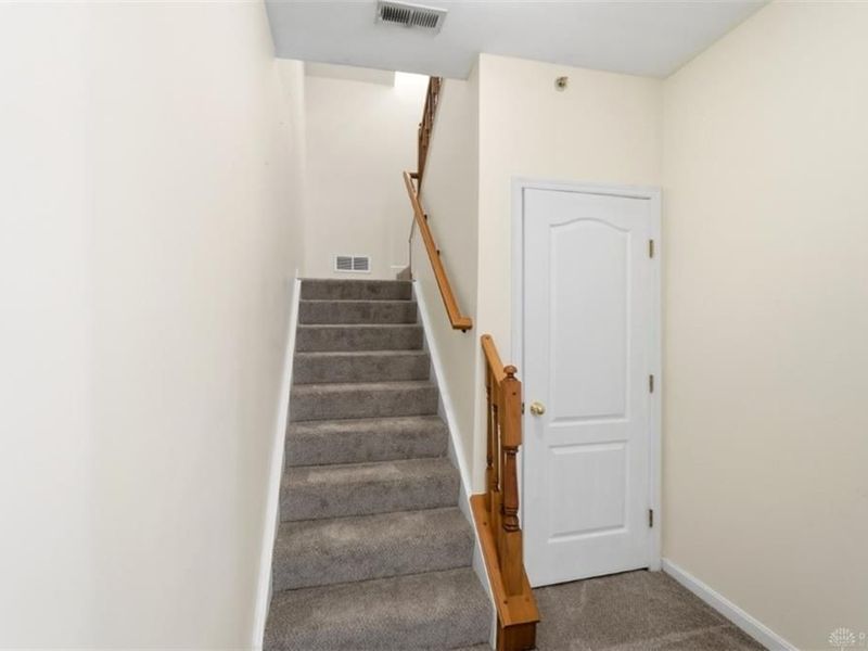 7462 Bridge Point Drive, Green Township, OH 45248 Photo 9