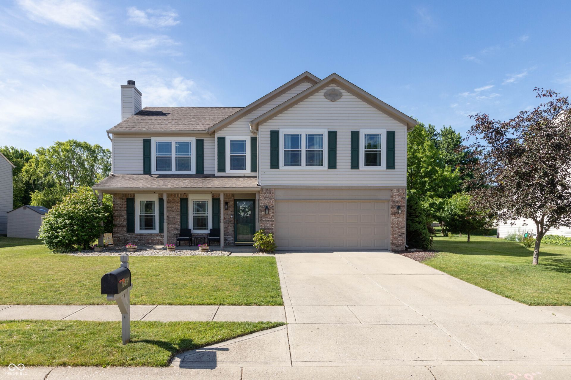 8645 Captain Drive, Avon, IN 46123 Main Photo