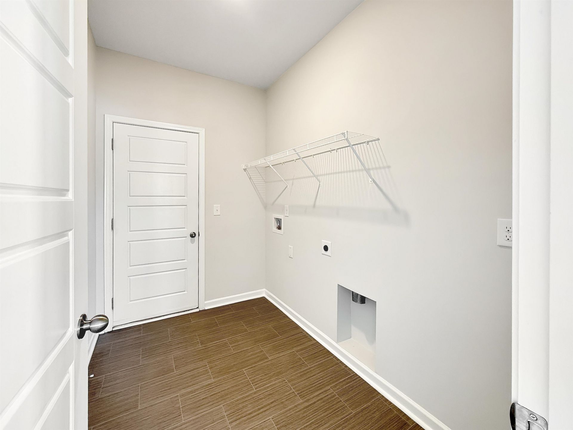 164 Saddle St Photo 22