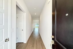 164 Saddle St photo 4