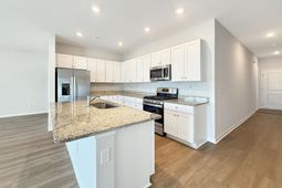 164 Saddle St photo 4