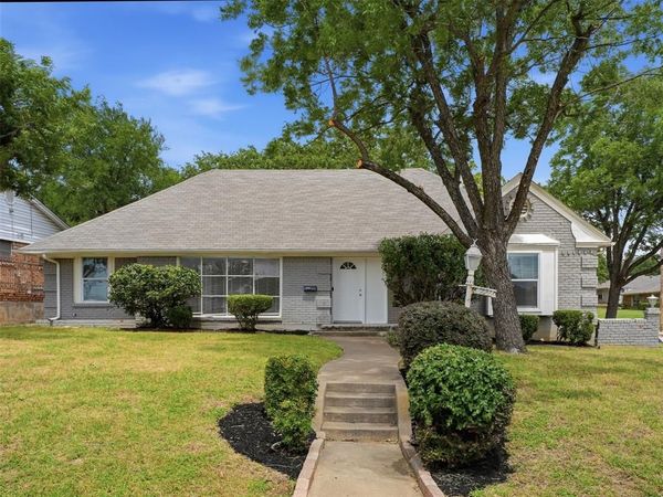 2121 Canton Drive , Fort Worth, TX 76112