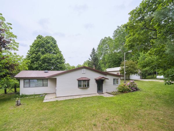 6712 Lumley Road, Bear Lake, MI 49614
