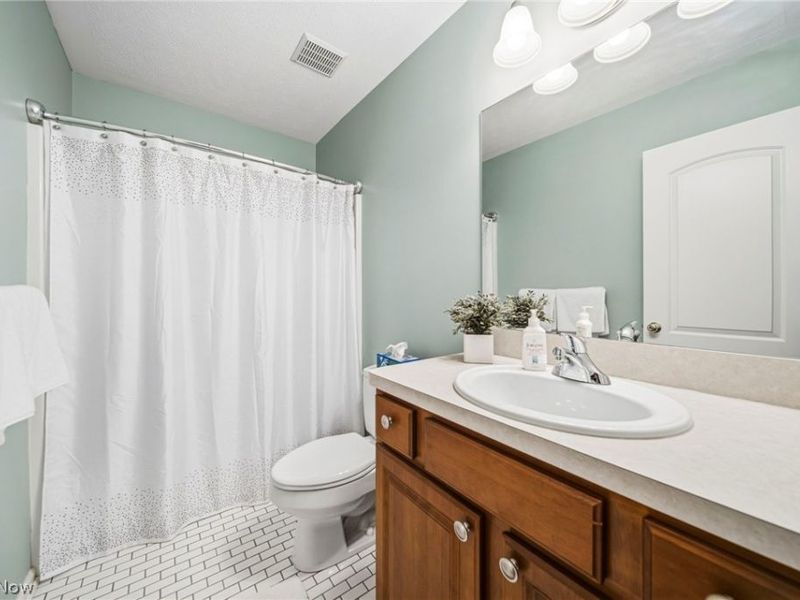 988 Tradewinds Cove, Painesville, OH 44077 Photo 21