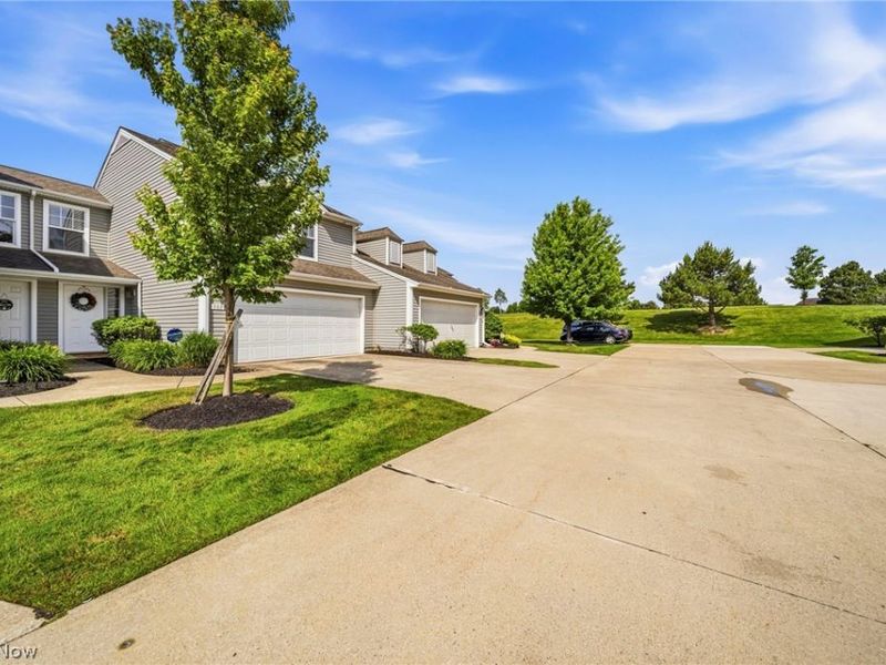988 Tradewinds Cove, Painesville, OH 44077 Photo 4
