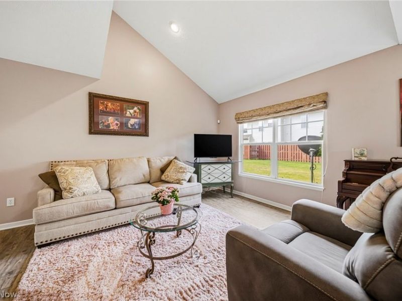 988 Tradewinds Cove, Painesville, OH 44077 Photo 8