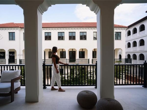 504 Malaga Ave, Unit T6, Coral Gables, FL 33134