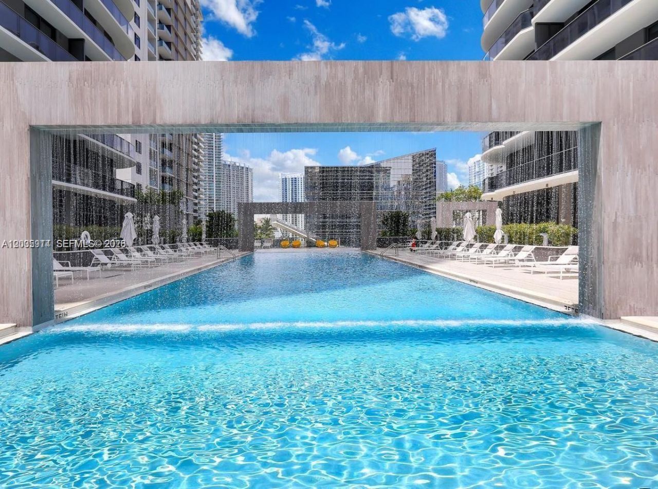 45 SW 9th St, Unit 3906, Miami, FL 33130 Photo