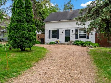 5801 Interlachen Boulevard, Edina, MN 55436
