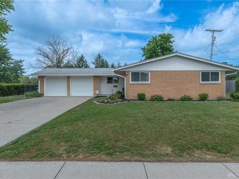 463 Young Drive, Fairborn, OH 45324 Photo 2
