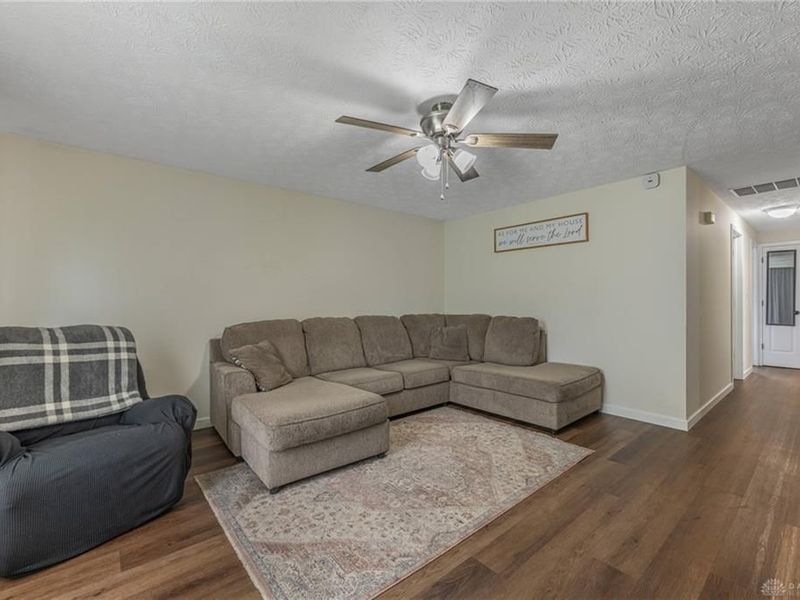 463 Young Drive, Fairborn, OH 45324 Photo 4