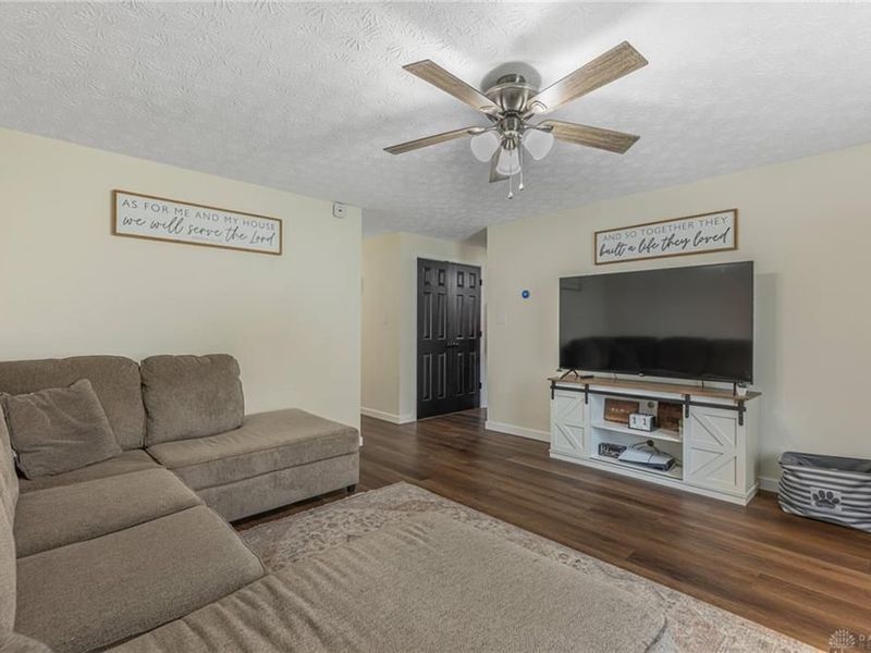 463 Young Drive, Fairborn, OH 45324 Photo 6