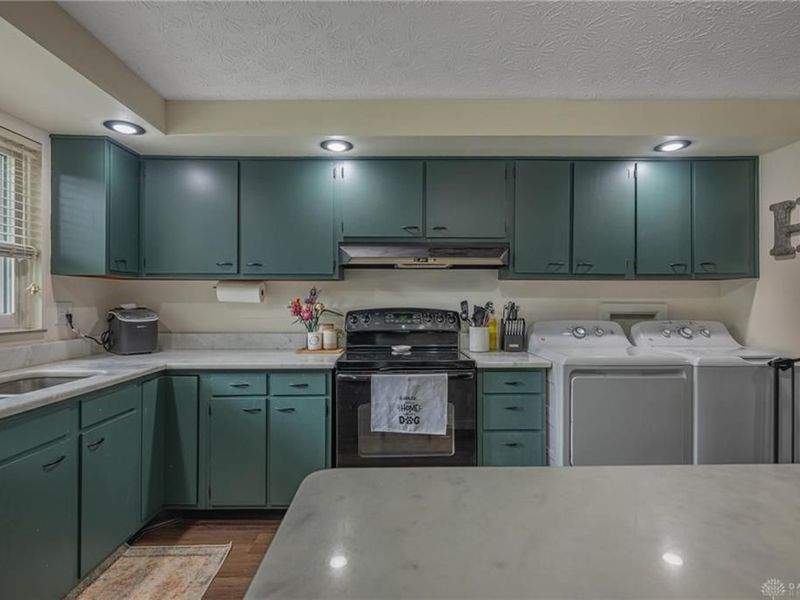 463 Young Drive, Fairborn, OH 45324 Photo 9