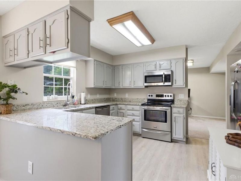 803 Park Hill Court, Beavercreek, OH 45430 Photo 8