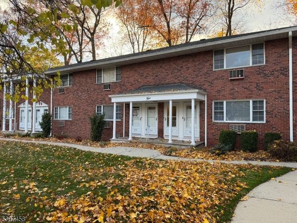 511 Washington Dr, Ramsey, NJ 07446