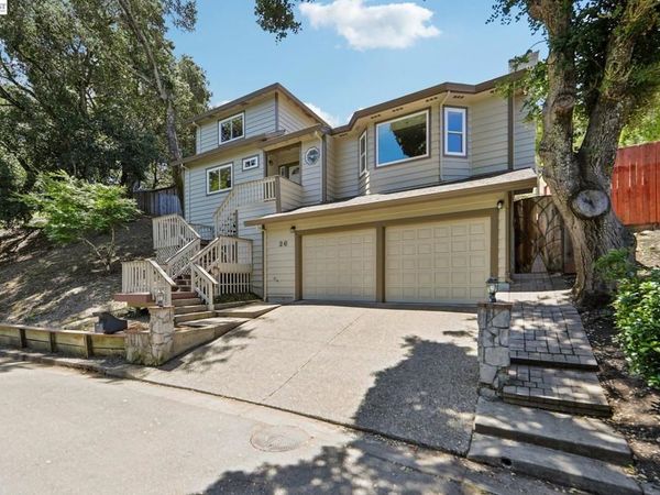 26 Oak Rd , Orinda, CA 94563