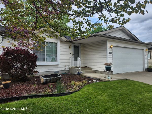 1906 Bounty lp , Hayden, ID 83835