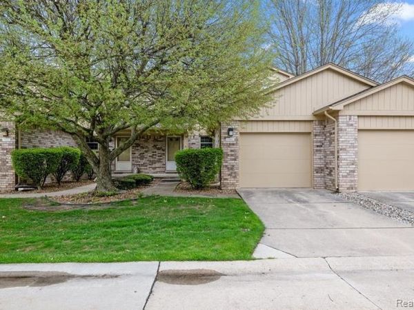 41460 Janet Circle, Clinton Twp, MI 48038