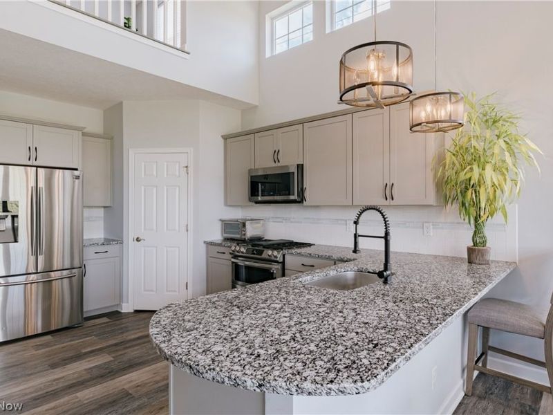 6255 N Pointe Drive, Pepper Pike, OH 44124 Photo 9