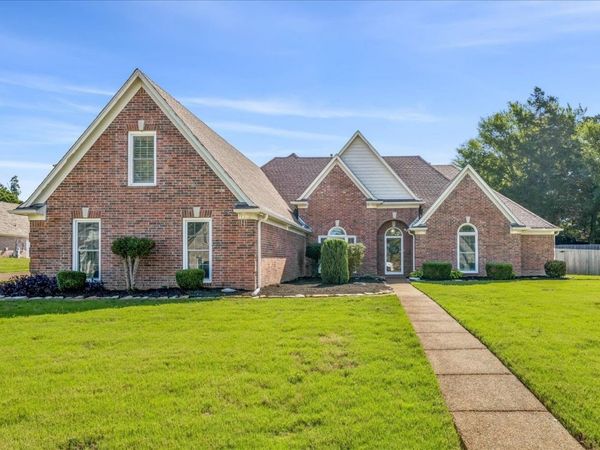 1386 STABLE RUN DR, Cordova, TN 38016