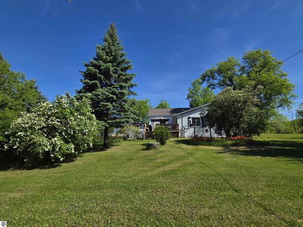 229 Houghton Lake Road E, Lake City, MI 49651